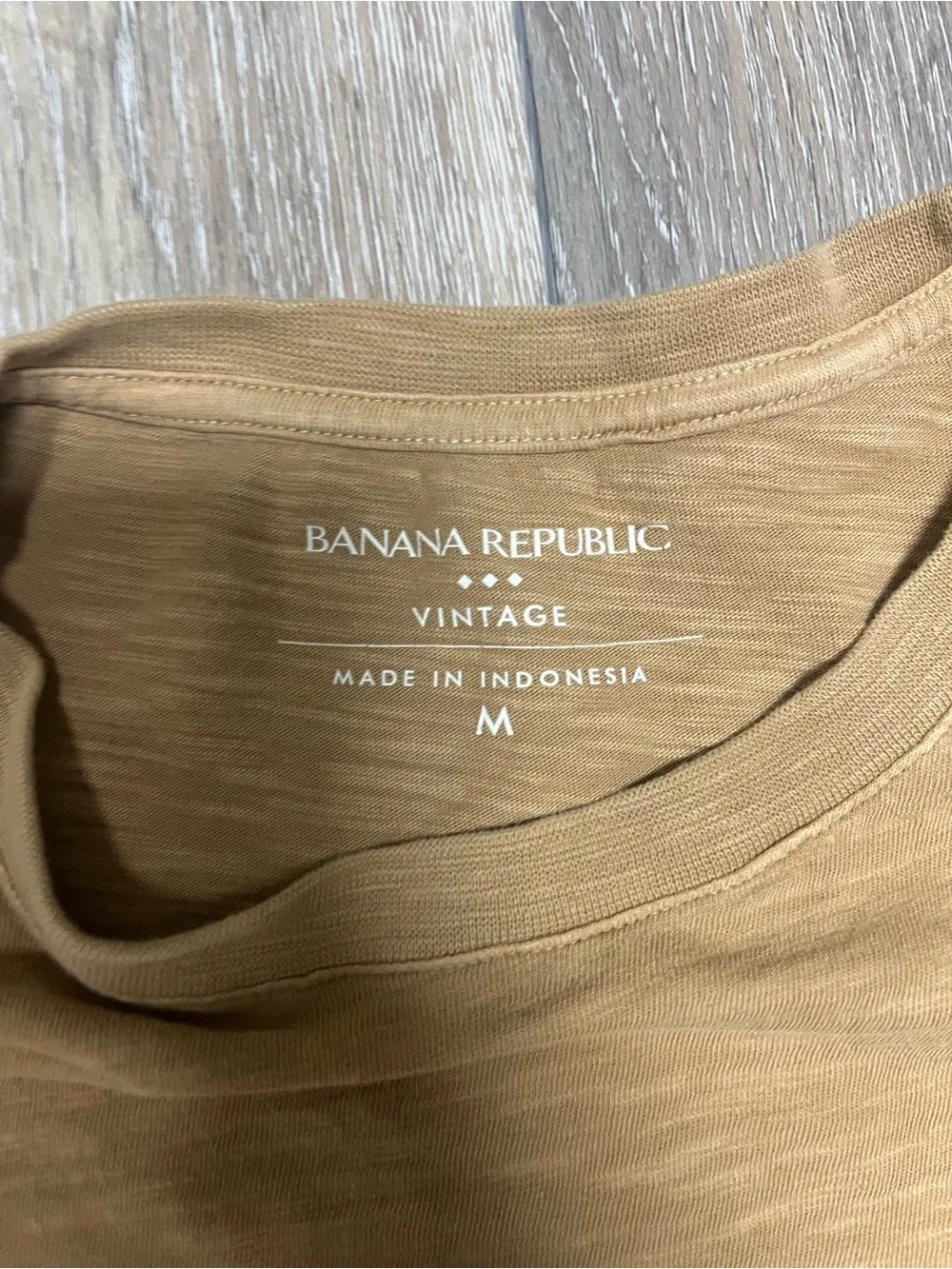 Banana Republic Tan Short-Sleeve Pocket Crewneck T-Shirt
